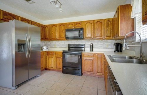 DeRidder House | Spacious, Convenient! DeRidder Home w/Fenced Yard