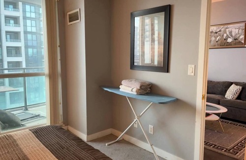Downtown Mississauga Condo | Spacious-cozy 2bed Condo in Square Ones Misissauga