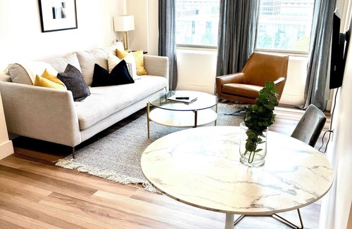 Downtown Tulsa Apartment | Spacious Designer Apartment Downtown Tulsa-Gym Access
