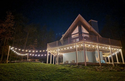 Belfast Ski Chalet | Spacious Forest Chalet on 100 Acres – Kayaks, Ponds & Nature Escape