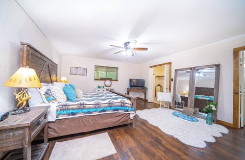 Gilmer Cabin | Spacious Full-Size Home with great East Texas views.