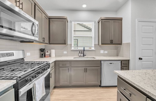 Round Rock House | Spacious fully equipped 4bed3bath home in RR close to Kalahari, parks and Austin