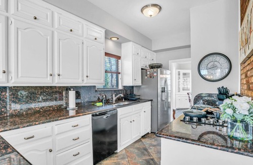 Grand Prairie House | Spacious Gem|FIFA 2026 | 10 Min to AT&T & DFW