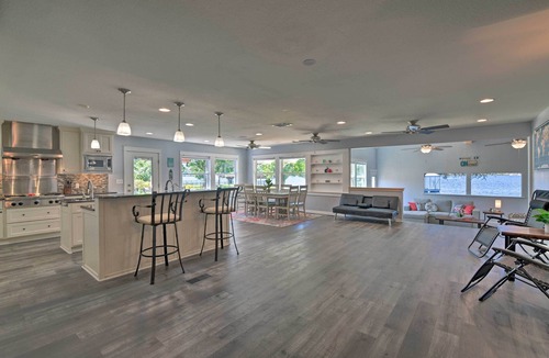 Granbury House | Spacious Granbury Home w/Lakefront Outdoor Oasis!