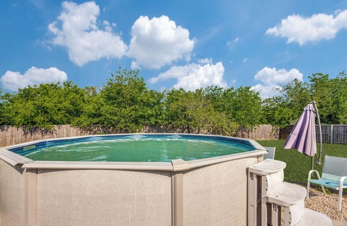 Crowley House | Spacious Home in Crowley with above ground POOL!