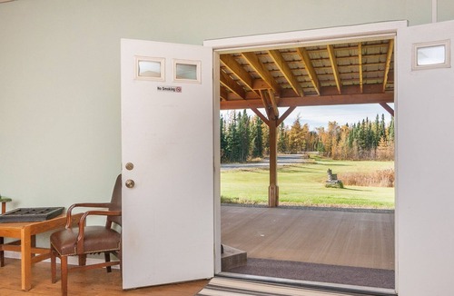 Salcha House | Spacious home with Aurora Views!