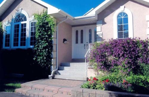 Rathwood Villa | Spacious Home with large Pool and Backyard