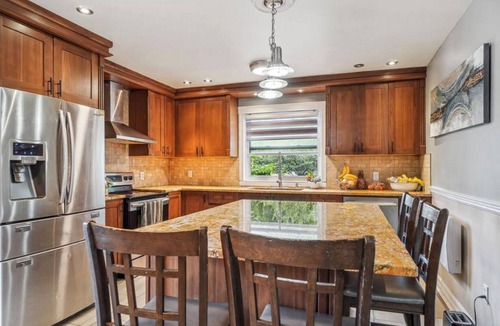 Pointe-aux-Trembles House | Spacious house in Montreal: 5 bedrooms, 4 bathrooms, garden with pool