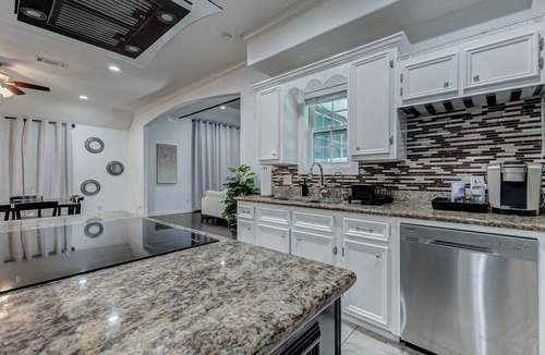Houston House | Spacious Houston Retreat, 17 Mins to Downtown, Perfect for Groups & Celebrations
