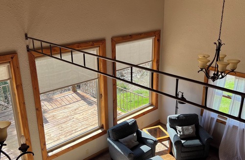 Crofton Cabin | Spacious Lakeview Cabin Minutes from Private Beach