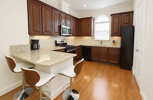 Woodlake - Briar Meadow House | Spacious & Luxurious | 4 Beds 2.5 Bath w/Jacuzzi