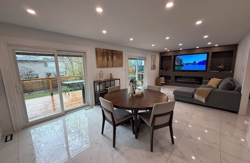 Windfields House | Spacious Luxury 4BR House York Mills Bayview