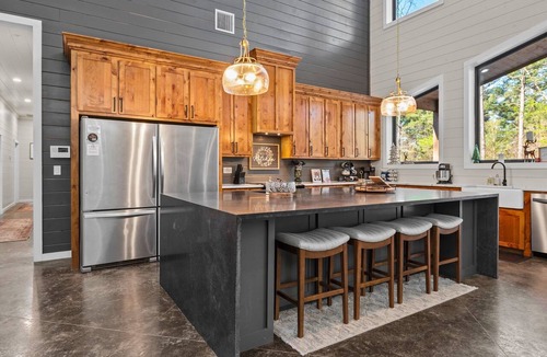Pickens Cabin | Spacious Luxury Cabin for Families & Friends
