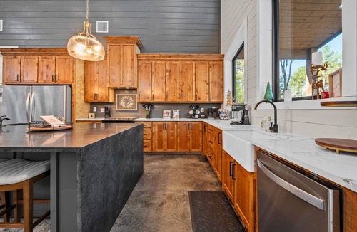Pickens Cabin | Spacious Luxury Cabin for Families & Friends