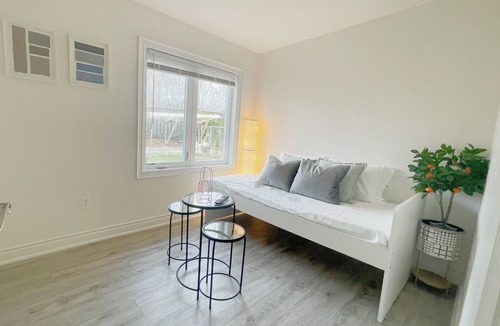 Agincourt House | Spacious Main Floor With 3Beds
