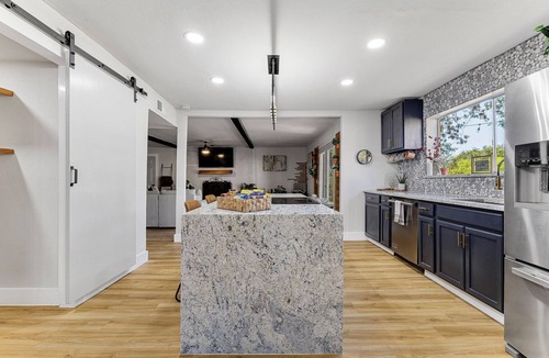 Las Colinas House | Spacious Mid-Century Home King Beds+Charming View