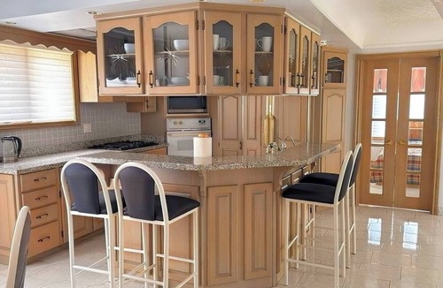 Highland House | Spacious, Peaceful & Perfectly Located - 4BR,4BA