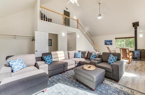 Knik-Fairview House | Spacious & Scenic Wasilla Getaway Near Adventures