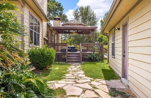 Spring House | Spacious Spring Retreat- Family Friendly + Patio + Fast WiFi