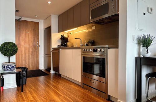 CityPlace Apartment | Spacious Studio