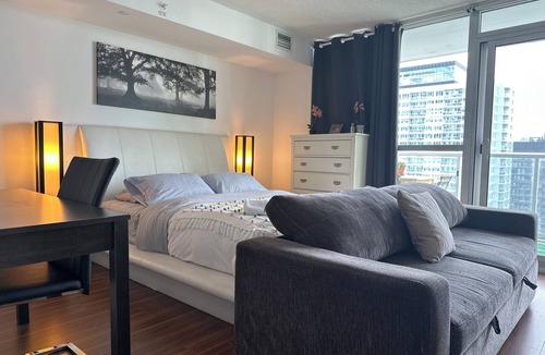 CityPlace Apartment | Spacious Studio