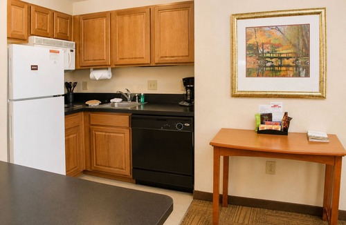 Barker Apartment | Spacious Suite with Kitchen | Free Breakfast