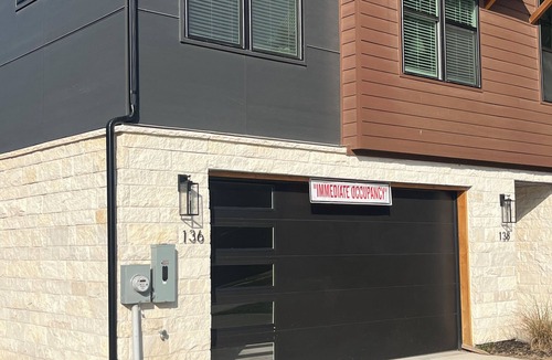 Stephenville House | Spacious townhome with AC in Stephenville - 3 bedrooms available