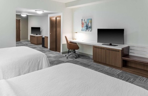 North Little Rock Hotel | Spacious Unit Near Dickey-Stephens Ballpark | Pets Allowed, Heated Pool!