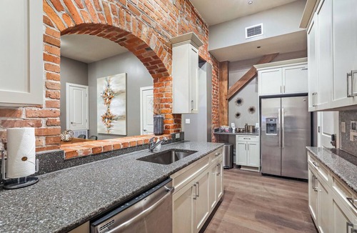 Arts/Warehouse District Apartment | 🥂Spacious Warehouse District Condo with Balcony 🥂 | The French 75