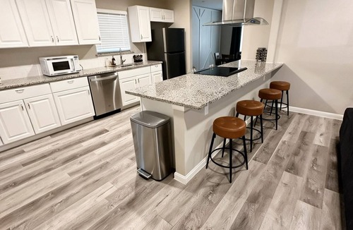 Ederville House | Spacious World Cup home! Minutes from AT&T Stadium. Groups welcome