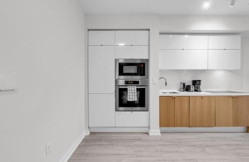 CityPlace Apartment | Spadina Modern suites