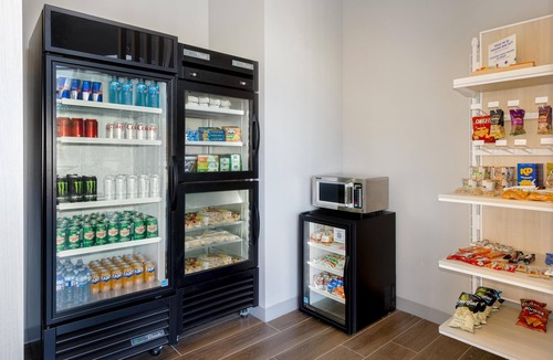 Cote-Des-Neiges—Notre-Dame-De-Grace Hotel | Spark By Hilton Montreal Midtown