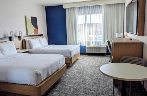Brossard Hotel | Spark by Hilton Montreal Brossard