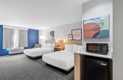 Shawnee Hotel | Spark by Hilton Shawnee