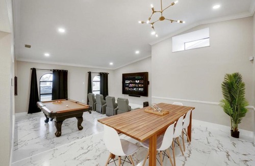 Northeast Carrollton House | Spectacular 4BR 2,5BA Holiday Home with Pool and Grill