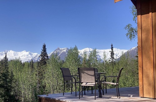 McCarthy House | Spectacular mountain and glacier views at Donaho House.