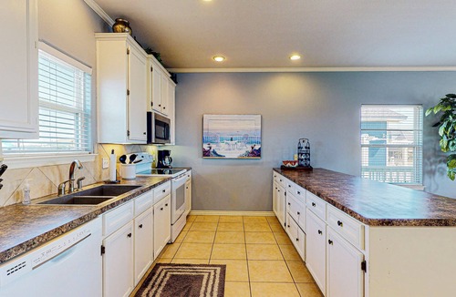 Port Bolivar House | Spoonbill: 3 BR, 2 BA House in Crystal Beach, Sleeps 12