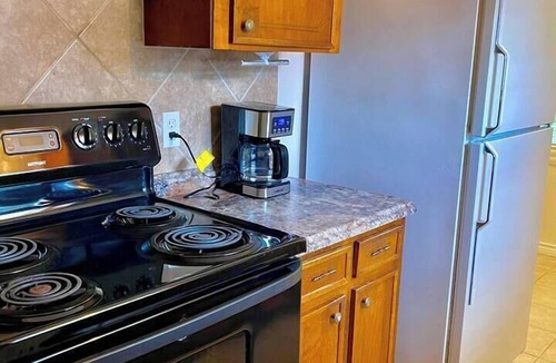 Spring Branch East Apartment | Spring Branch 2BR Private Patio + Workspace