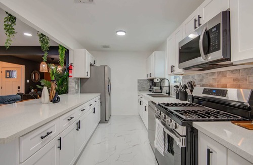 Spring Branch Central House | Spring Branch Getaway Feat 5BD, Pool, Hot tub
