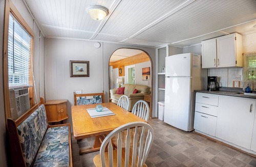 Arden Cottage | Springwood Cottage Resort - Cottage 1