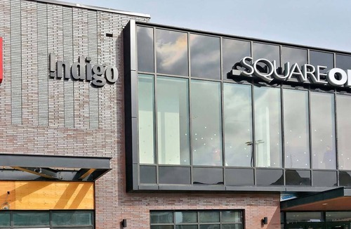 Downtown Mississauga Condo | Square One Luxury Condo Pool Hot Tub Skyline Views