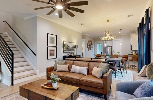 College Hills Estates House | Stadium View - 1.4 miles to Kyle Field