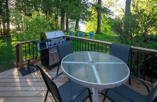 Bluewater Cottage | Starlight Lakefront Cottage