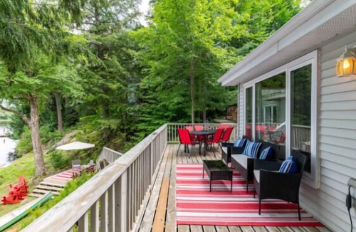 Muskoka Lakes Cottage | Starlink, Firepit, 2x Living Rm Muskoka Waterfront