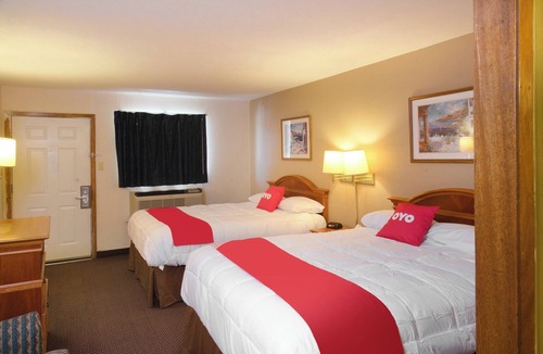 Guymon Hotel | Stay in 2 Comfortable Rooms – Perfect for Couples & Sightseeing!