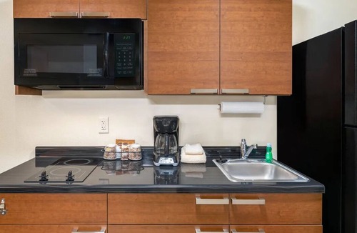 Hastings Hotel | Stay Productive or Relax in a Fully Equipped Room Near Downtown Hastings