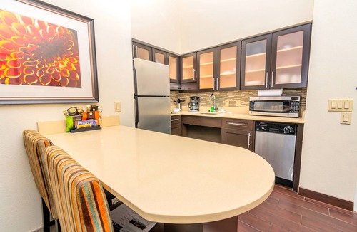 Aldine Hotel | Staybridge Suites Houston IAH - Beltway 8 by IHG