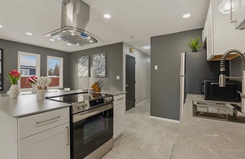 University Area House | Steel & Stone - Modern 2 Bedroom 1 Bathroom