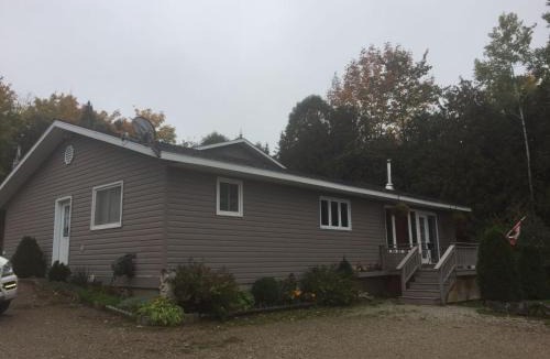 Colpoys Bay House | Stephen's Cottage Wiarton
