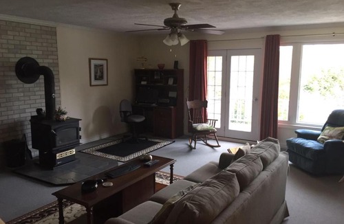 Colpoys Bay House | Stephen's Cottage Wiarton